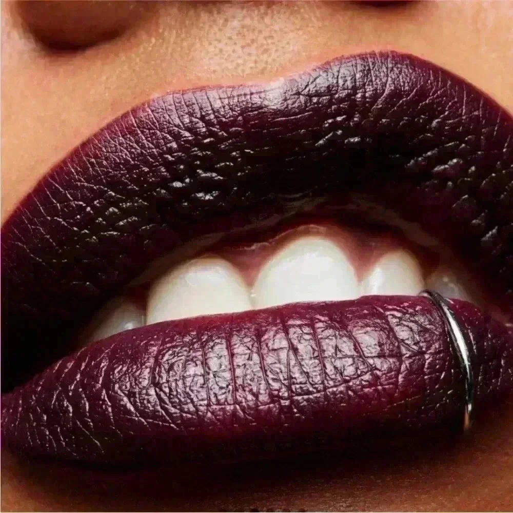 MAC Cosmetics Satin Lipstick in Cyber (805) NIB